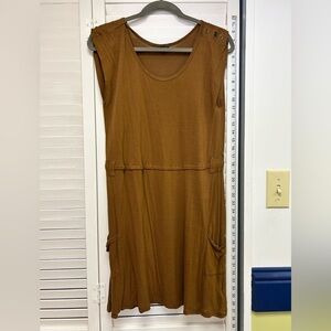 Simple brown dress